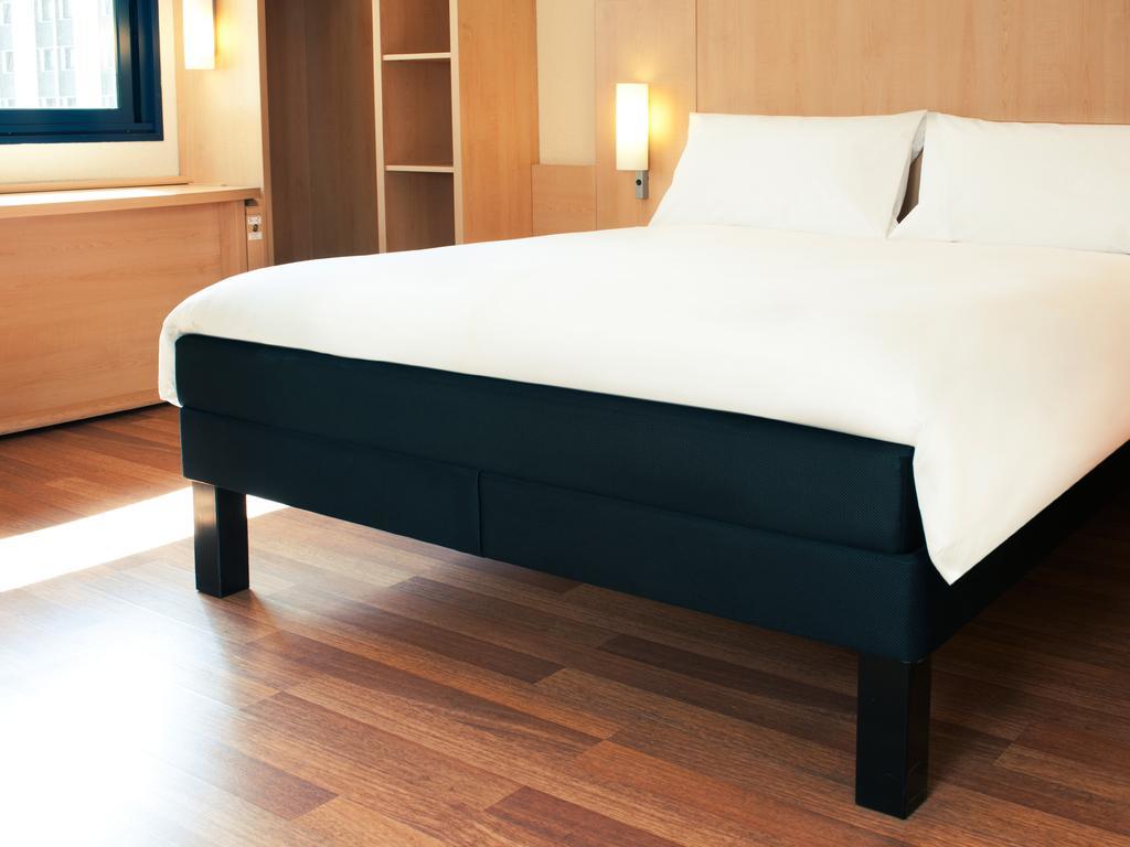 Ilunion Valencia 3 Hotel Cameră foto